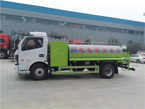 4.5噸純電動灑水車發(fā)往廣東，?？蛻羯馀d隆，用車愉快！
