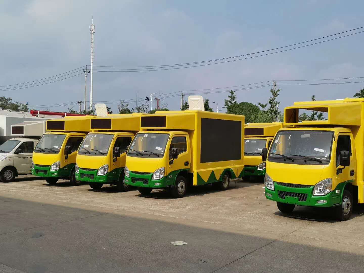 53??臺躍進(jìn)小星福??國六宣傳車，首批8臺已完成，準(zhǔn)備付交??