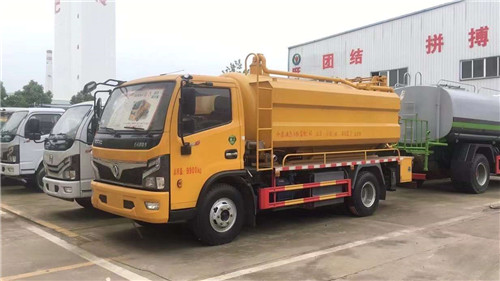 國(guó)六東風(fēng)6+2.5方清洗吸污車廠家直銷，價(jià)格優(yōu)惠