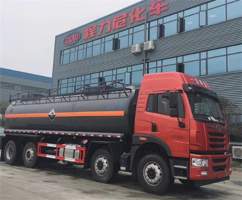 知識小課堂：化工車襯塑罐和供液車食用油運(yùn)輸車介紹和區(qū)別