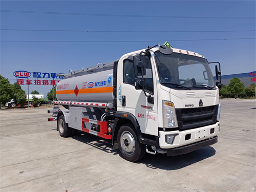 國(guó)六重汽豪沃8.5方運(yùn)油車廠家直銷，價(jià)格優(yōu)惠