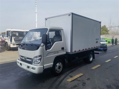 小卡之星3對接式肉鉤冷藏車，內(nèi)嵌式肉鉤整車不超重，現(xiàn)車手續(xù)齊全隨提隨走