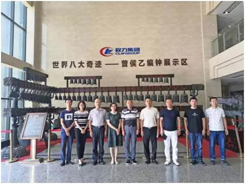 7月14日當(dāng)天，武漢天河機(jī)場(chǎng)孟總一行5人來到程力集團(tuán)，專門就招標(biāo)的軍運(yùn)會(huì)專用接待乘用車樣車進(jìn)行了考察驗(yàn)收。