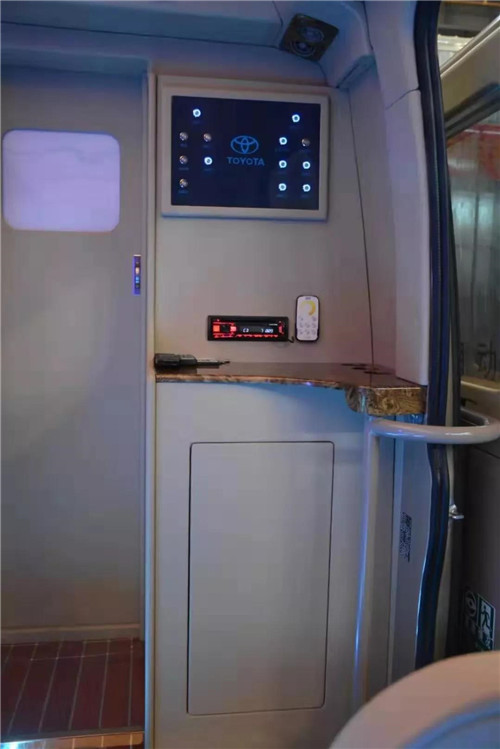 程力豐田高端商務(wù)禮賓車，用于轉(zhuǎn)運(yùn)來武漢參加軍運(yùn)會(huì)的國(guó)賓內(nèi)飾圖片