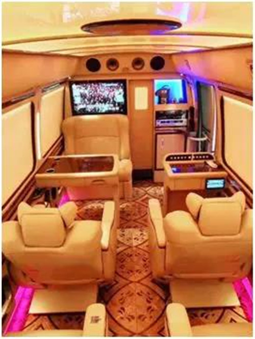 程力豐田高端商務(wù)禮賓車，用于轉(zhuǎn)運(yùn)來武漢參加軍運(yùn)會(huì)的國(guó)賓內(nèi)飾圖片