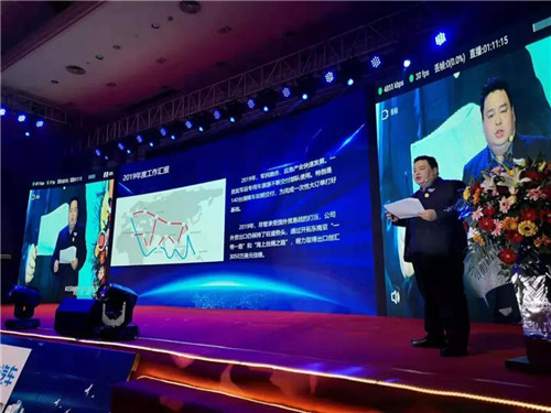 一年來，軍民融合、應急產(chǎn)業(yè)快速發(fā)展。一批批軍品專用車源源不斷交付部隊使用。特別是140臺清障車如期交付，為完成一次性大訂單打好基礎。