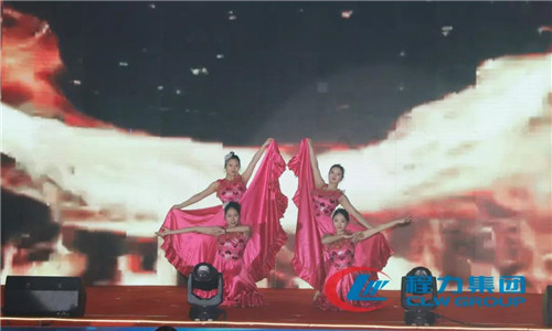 會上，對各版塊先進集體、個人，先進黨支部進行了表彰；在豐富的抽獎、表演環(huán)節(jié)中，穿插了有員工自我匾牌演出的精彩節(jié)目，受到直播觀眾的熱評點贊，會議在熱烈祥和史詩般的典禮中圓滿結束，落下帷幕。