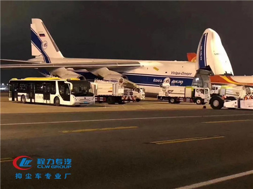 程力集團(tuán)彰顯大企風(fēng)范，八天交付45臺(tái)東風(fēng)天錦抑塵車出口阿聯(lián)酋！