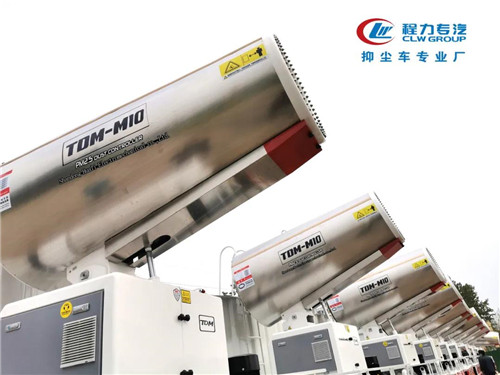 國(guó)內(nèi)疫情剛剛得到了有效的抑制，正在有序的，安全的投入復(fù)工復(fù)產(chǎn)之時(shí)，疫情在國(guó)外大爆發(fā)，大流行，新冠肺炎全球蔓延。面對(duì)疫情我們沒(méi)有被打倒，在困難之際伸出援手，拿出我們力所能及的力量幫助國(guó)外防控疫情。