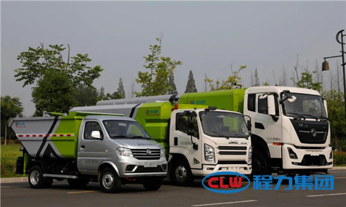 該無(wú)泄漏自卸式垃圾車(chē)，與程力掃路車(chē)、吸塵車(chē)、灑水車(chē)、抑塵車(chē)完美組合，業(yè)已成為城市環(huán)衛(wèi)保潔的標(biāo)準(zhǔn)配置。