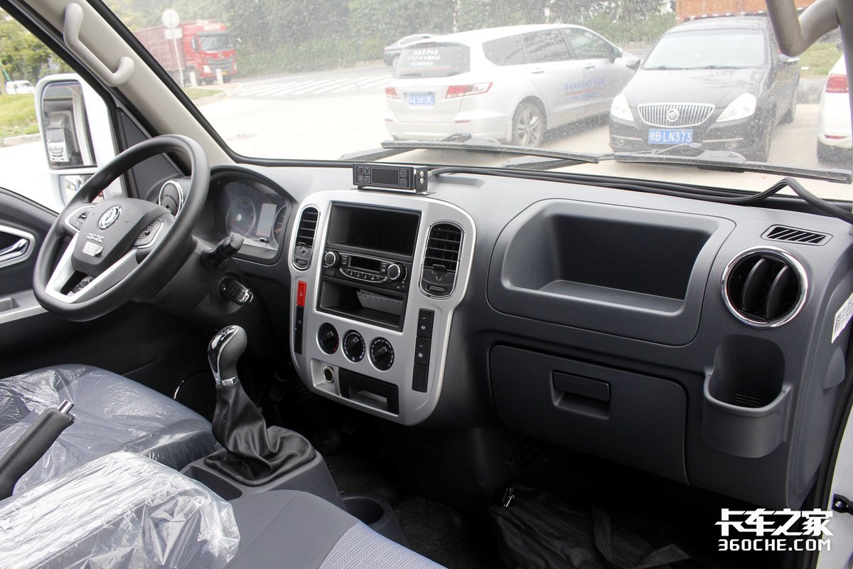 2.3L全柴機&nbsp;途逸冷藏車可以合規(guī)拉1.8噸