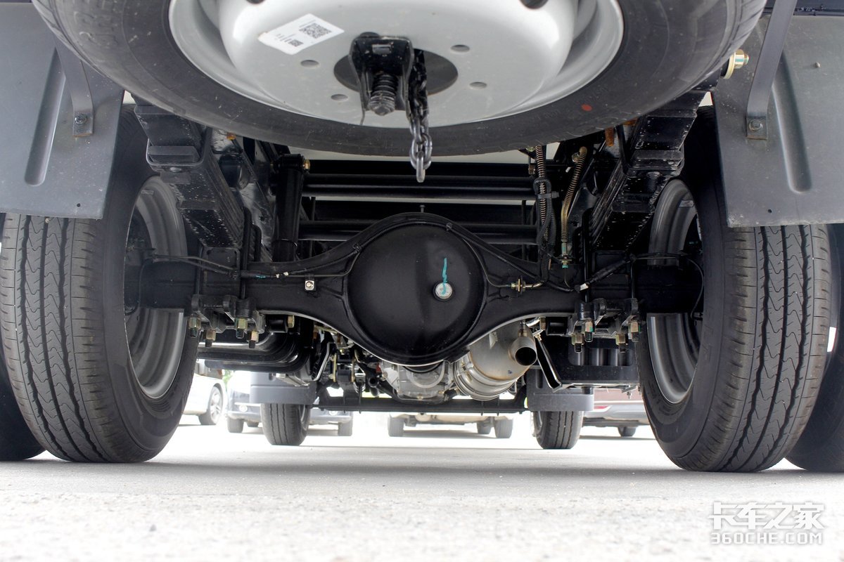 2.3L全柴機&nbsp;途逸冷藏車可以合規(guī)拉1.8噸