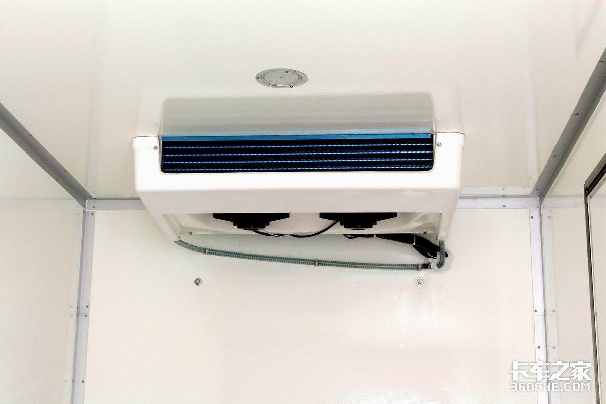 2.3L全柴機&nbsp;途逸冷藏車可以合規(guī)拉1.8噸