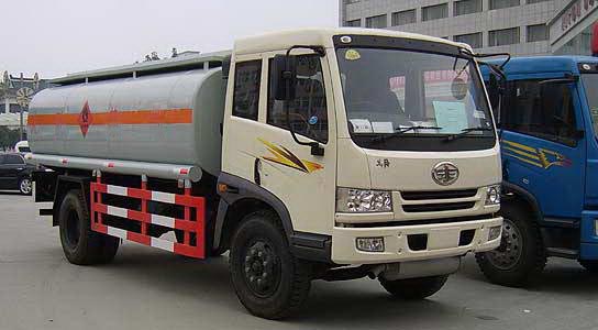解放單橋化工液體運(yùn)輸車(chē)