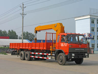 廂長(zhǎng)8.5米隨車(chē)起重運(yùn)輸車(chē)