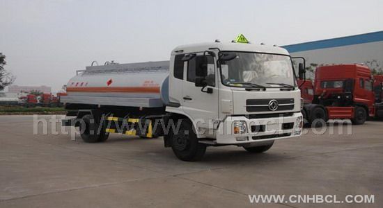 東風(fēng)天錦15方油罐車(chē)
